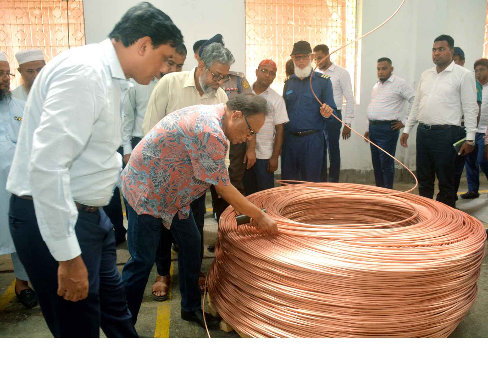 দেশীয় শিল্পের বিকাশ ও প্রযুক্তিনির্ভর অর্থনীতি গড়তে সরকার বদ্ধপরিকর: খুলনায় কেবল শিল্প পরিদর্শনে আইসিটি মন্ত্রী