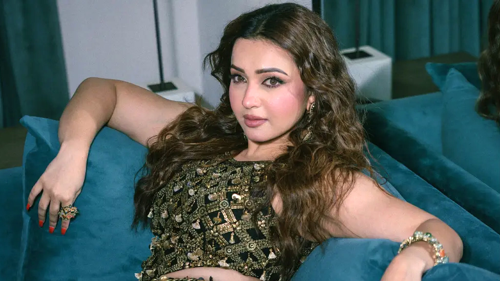 ‘দুটো টাকার জন্য কত কী করতে হয়’: কৌশানী