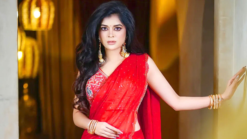 একই জায়গায় আটকে থাকতে চাই না: মধুমিতা