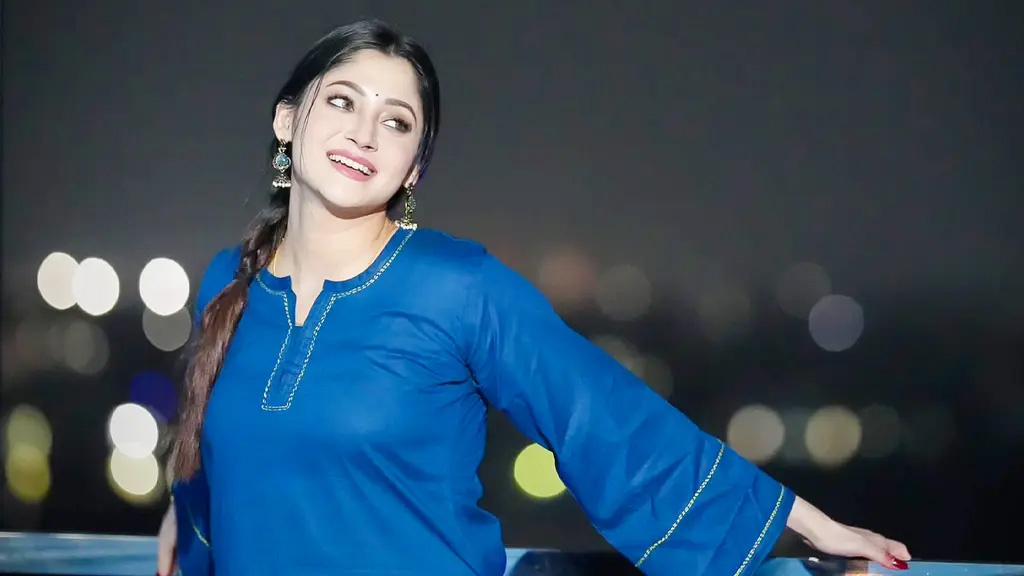 হঠাৎ একা হয়ে গেলে ভয় পেয়ো না: পূজা চেরী