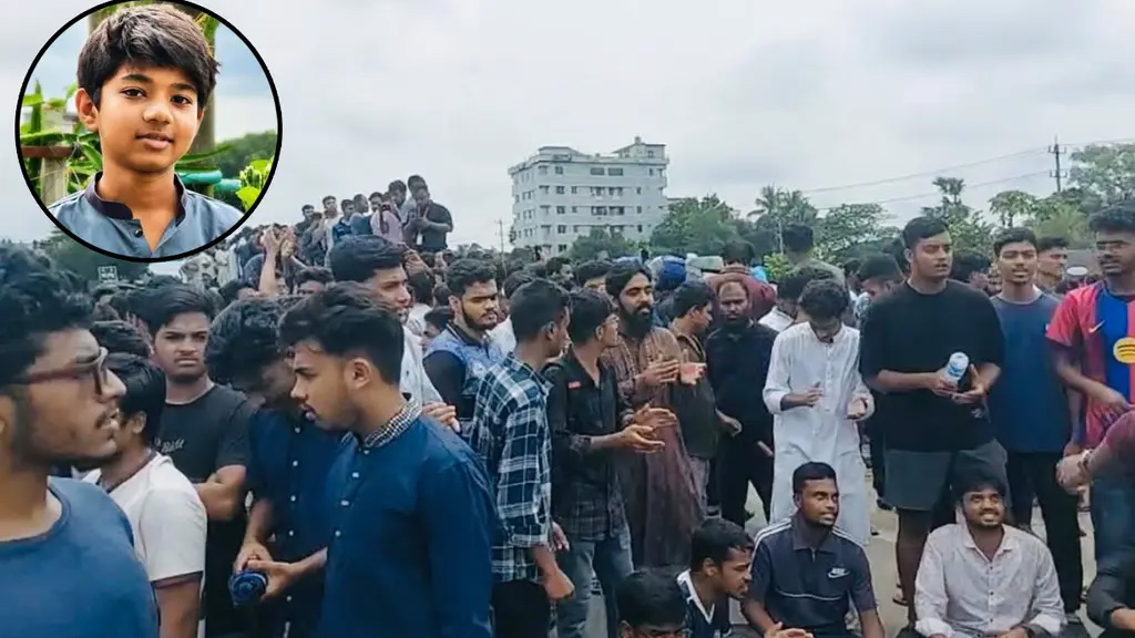 অপ্রতিম হত্যার বিচার দাবিতে ঢাকা-চট্টগ্রাম মহাসড়ক অবরোধ