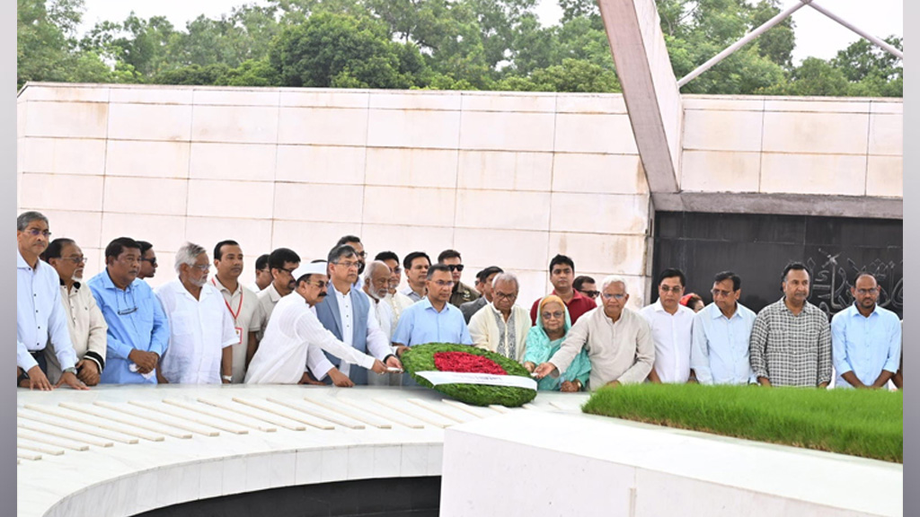 বিএনপির প্রতিষ্ঠাবার্ষিকীতে বাবা-মায়ের কবরে প্রধানমন্ত্রীর শ্রদ্ধা