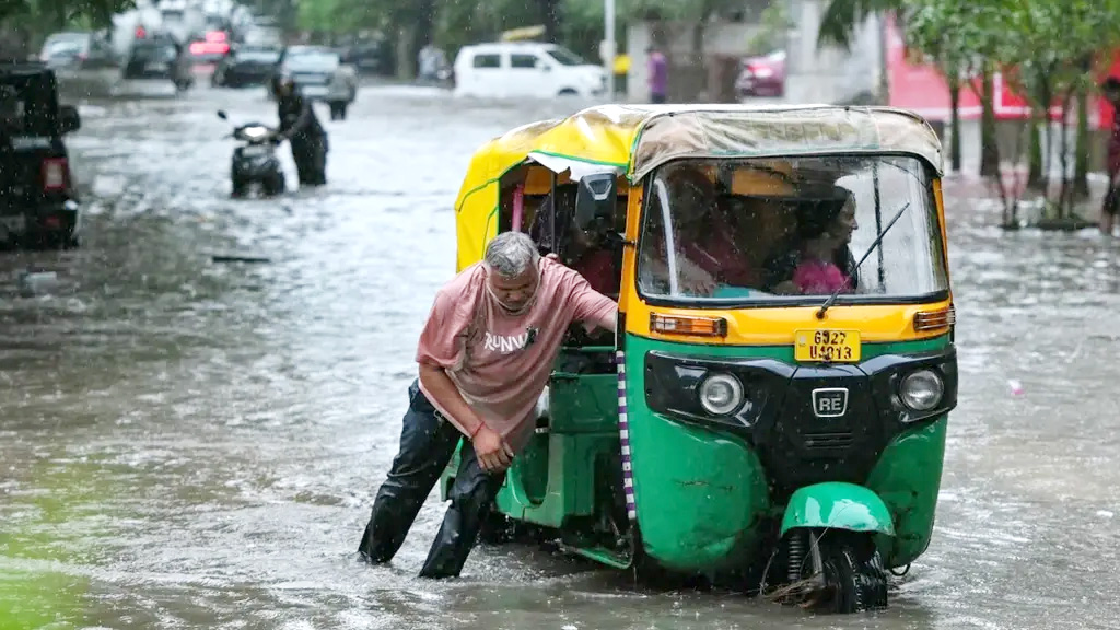 ভারতে ভয়াবহ বৃষ্টি-বন্যা-ধসে নিহত অন্তত ৫৬