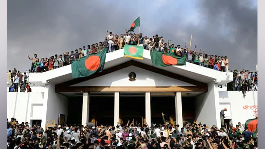 জুলাই গণঅভ্যুত্থান দিবসে চট্টগ্রাম জেলা প্রশাসনের দিনব্যাপী কর্মসূচি