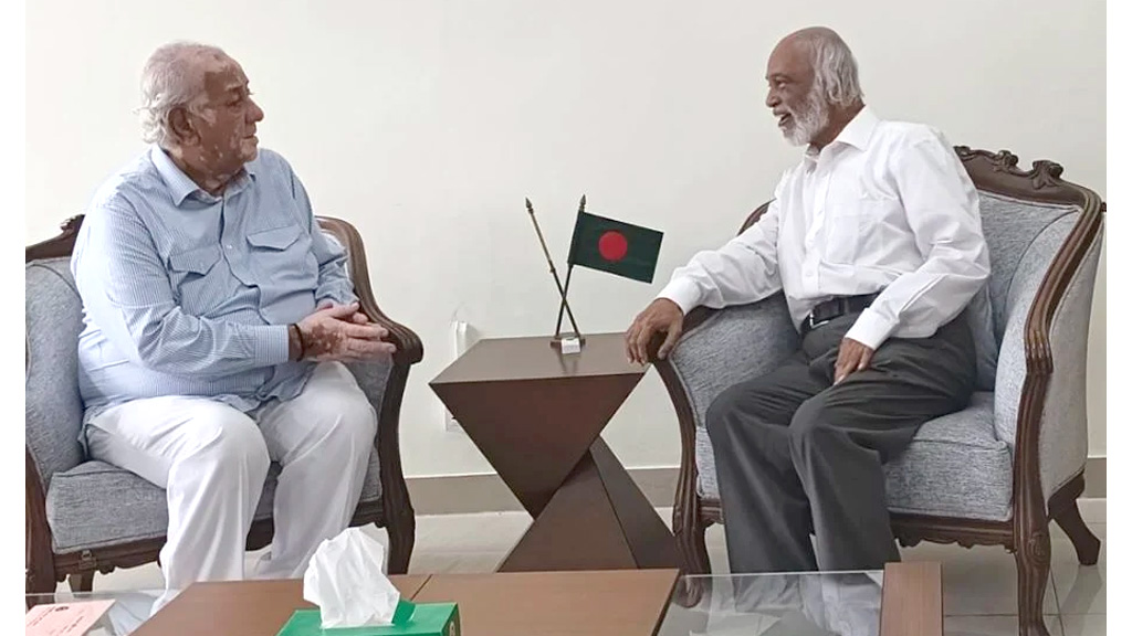 দুর্গম পার্বত্য এলাকার যোগাযোগ উন্নয়নে স্থানীয় সরকারের সহযোগিতা চাইলেন পার্বত্যমন্ত্রী
