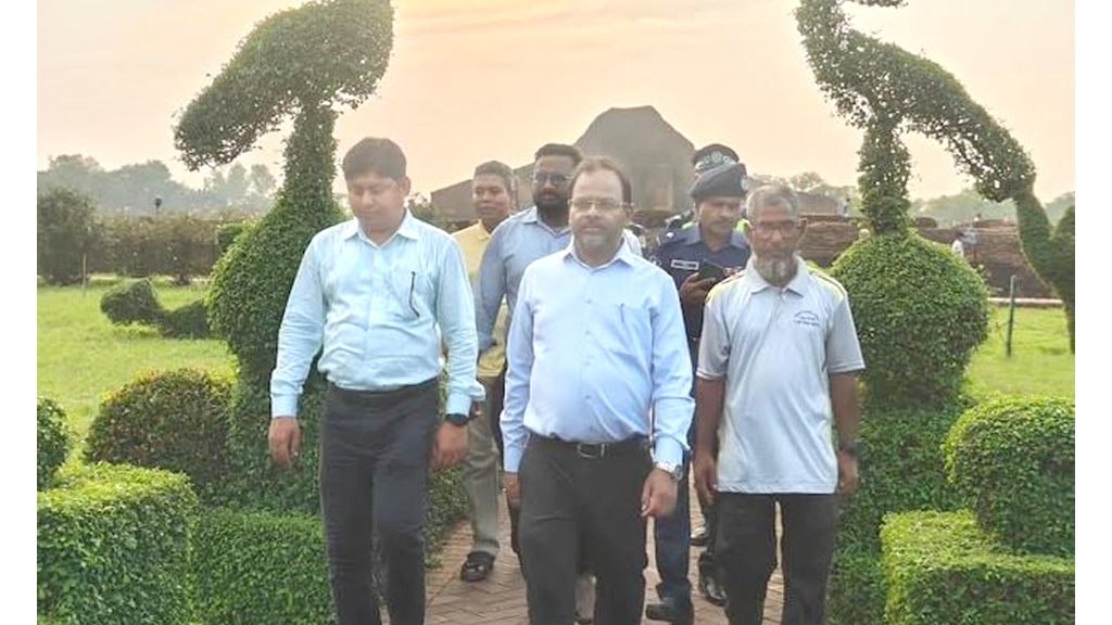 বলিহার রাজবাড়ী ও পাহাড়পুর বৌদ্ধবিহার পরিদর্শন ভারতীয় সহকারী হাইকমিশনারের