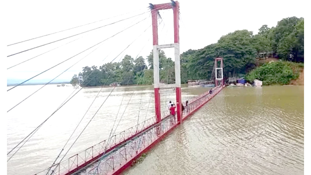 পানির নিচে রাঙামাটির পর্যটন ঝুলন্ত সেতু