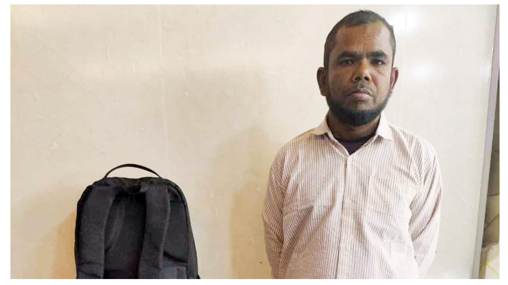 মোহাম্মদপুরে ককটেলসহ ভোলার ইউনিয়ন আ.লীগ সম্পাদক গ্রেপ্তার