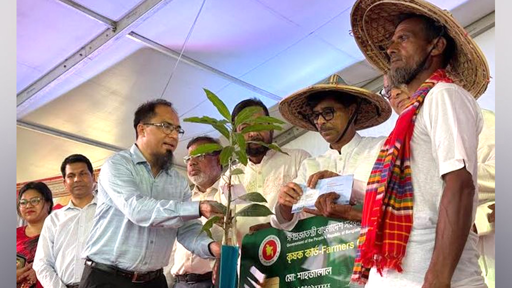 কৃষিকে স্বয়ংসম্পূর্ণ করতে কাজ করছে সরকার: কৃষিমন্ত্রী