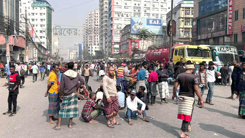 বাড্ডায় অটোরিকশা চালকদের সড়ক অবরোধ, দুর্ভোগ