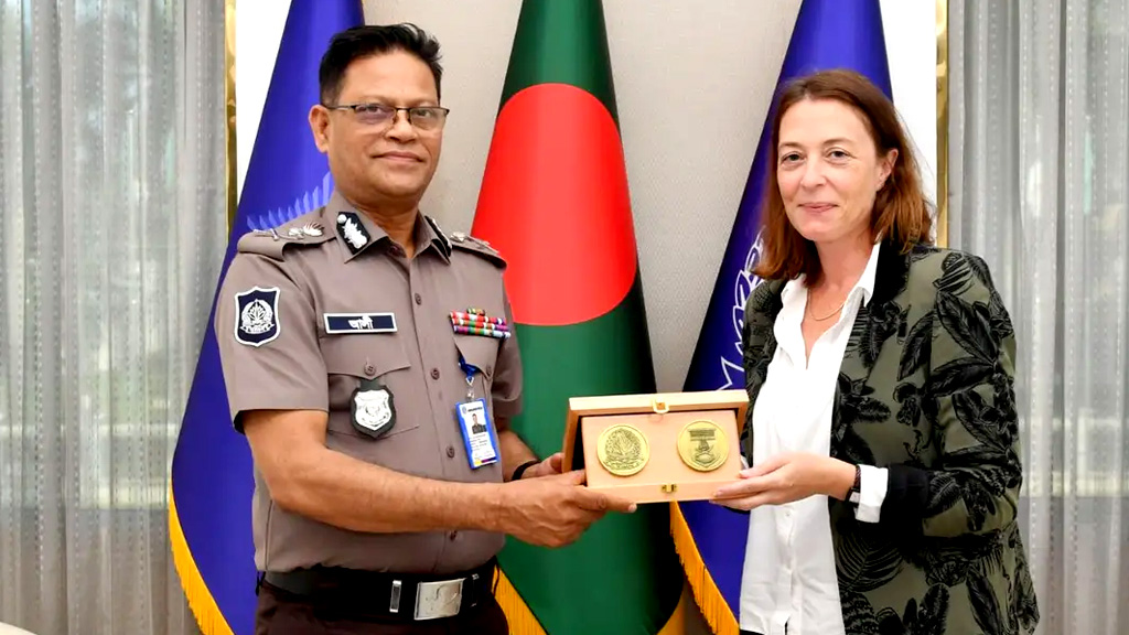 পুলিশের সক্ষমতা বাড়াতে সহায়তার আগ্রহ ফ্রান্সের