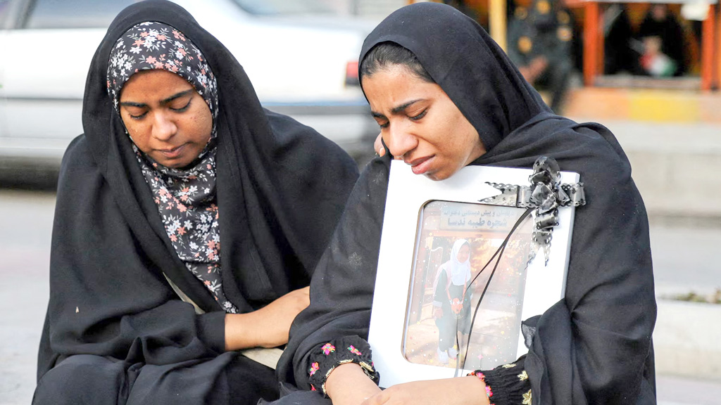 ইরানে মেয়েদের স্কুলে হামলায় ১৬৫ জন নিহত, দায় যুক্তরাষ্ট্রের