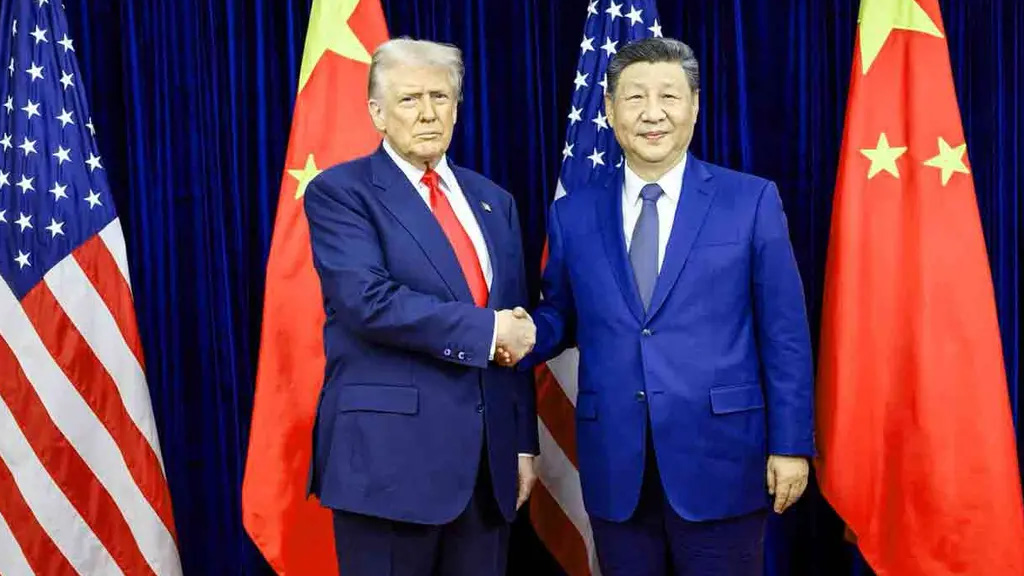 ‘স্থায়ীভাবে’ উন্মুক্ত হরমুজ প্রণালি, চীন খুশি: ট্রাম্প