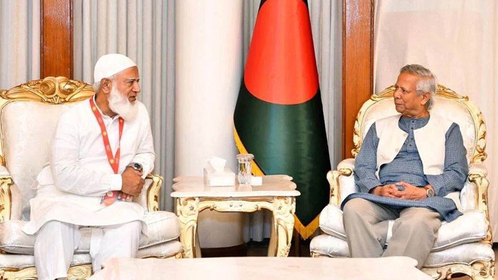 মর্যাদাপূর্ণ ফলাফলের জন্য জামায়াত আমিরকে প্রধান উপদেষ্টার অভিনন্দন