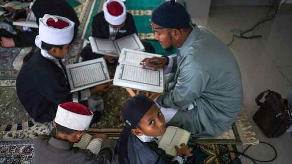 রমজানে ওমরাহযাত্রীদের মধ্যে ২ লাখ ৪০ হাজার কোরআন বিতরণ