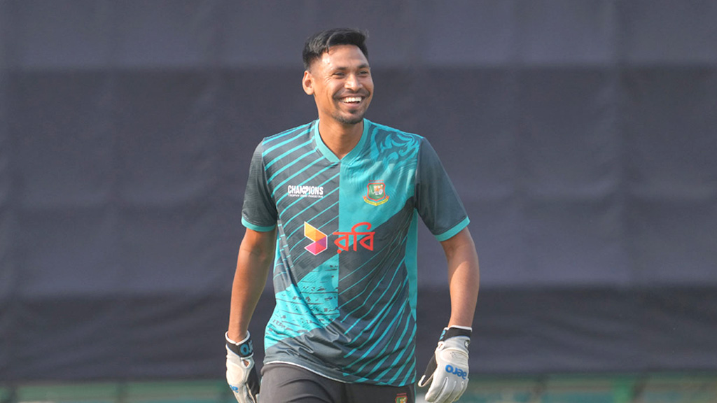 মুস্তাফিজকে দলে পেয়ে সৌভাগ্যের কথা বললেন লাহোর কালান্দার্সের মালিক