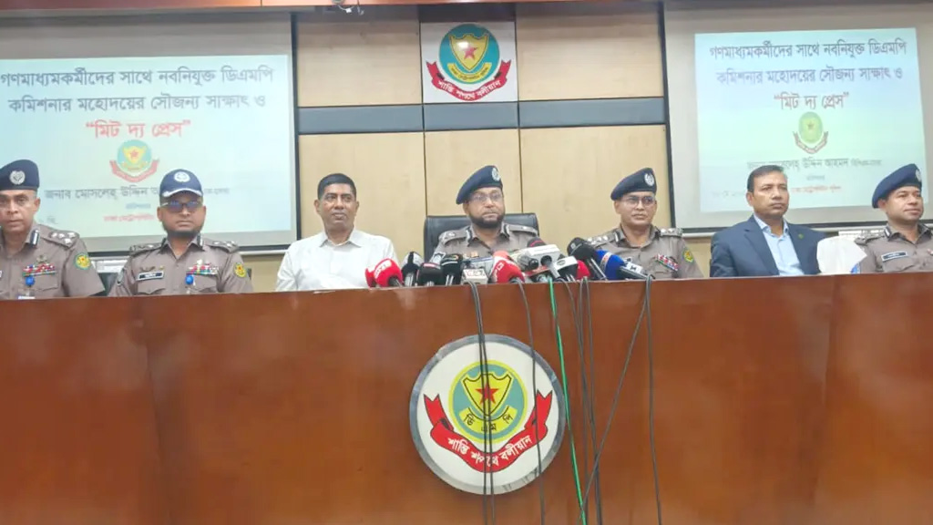 অপরাধে জড়িতদের রাজনৈতিক পরিচয় দেখা হবে না: ডিএমপি কমিশনার