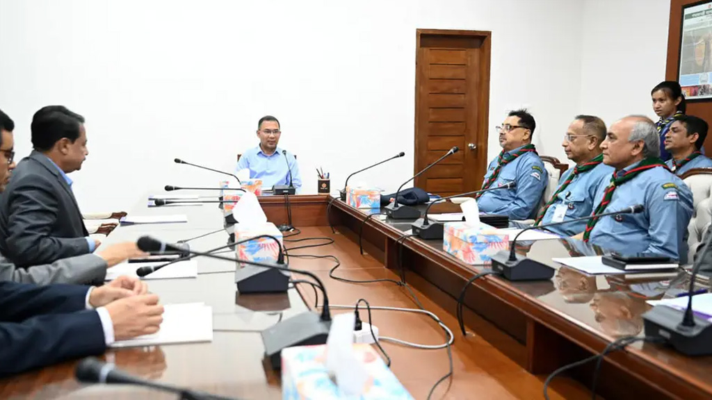 প্রধানমন্ত্রীর সঙ্গে স্কাউট সদস্যদের সাক্ষাৎ