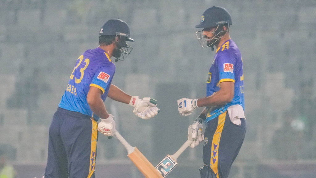 রাজশাহীকে হারিয়ে ফাইনালে চট্টগ্রাম রয়্যালস