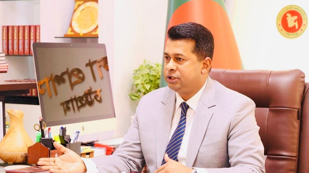 ভোটাররা আনন্দের সঙ্গে ভোটাধিকার প্রয়োগ করেছেন: চট্টগ্রাম ডিসি