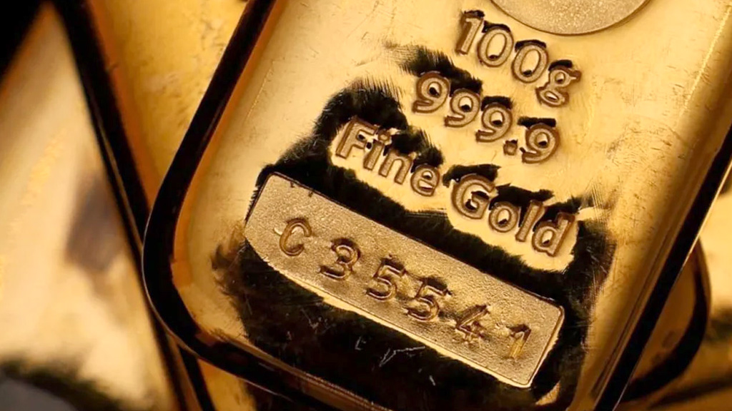 ইতিহাসে প্রথমবার স্বর্ণের দাম আউন্সে ৫ হাজার ডলার ছাড়াল