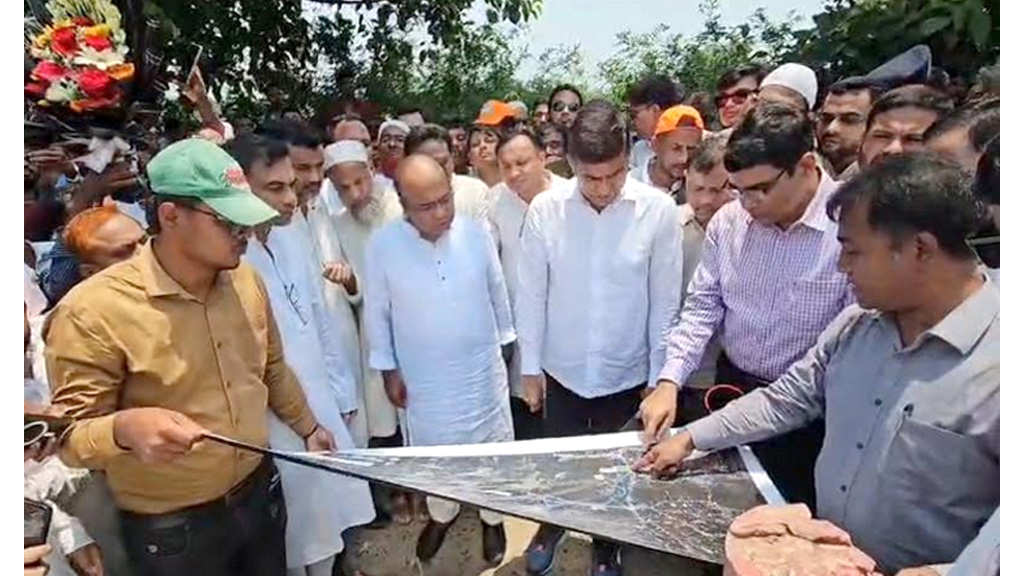 পাতলী খাল পরিদর্শনে পানিসম্পদ প্রতিমন্ত্রী
