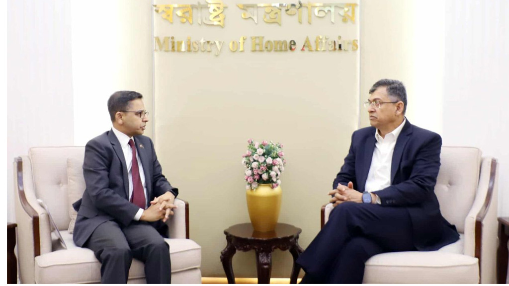 স্বরাষ্ট্রমন্ত্রীর সঙ্গে ভারতের হাইকমিশনারের প্রথম বৈঠক