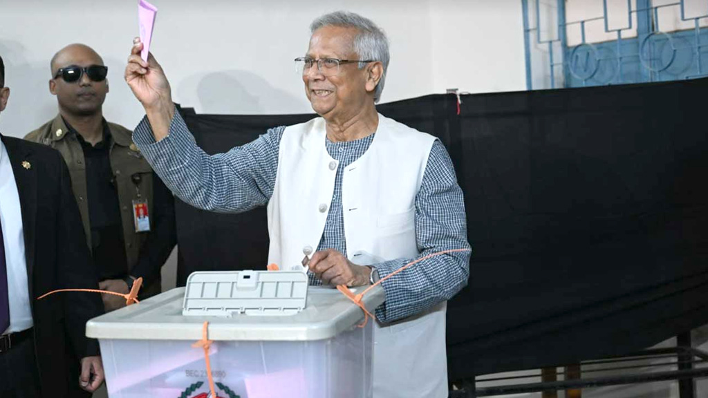 আজ থেকে নতুন বাংলাদেশ গড়ার সুযোগ পেলাম: প্রধান উপদেষ্টা