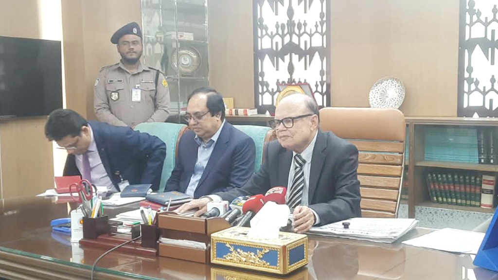 গুদামে ২২ লাখ টন খাদ্য মজুদ, নতুন দায়িত্ব গ্রহণকারী হতাশ হবেন না: খাদ্য উপদেষ্টা