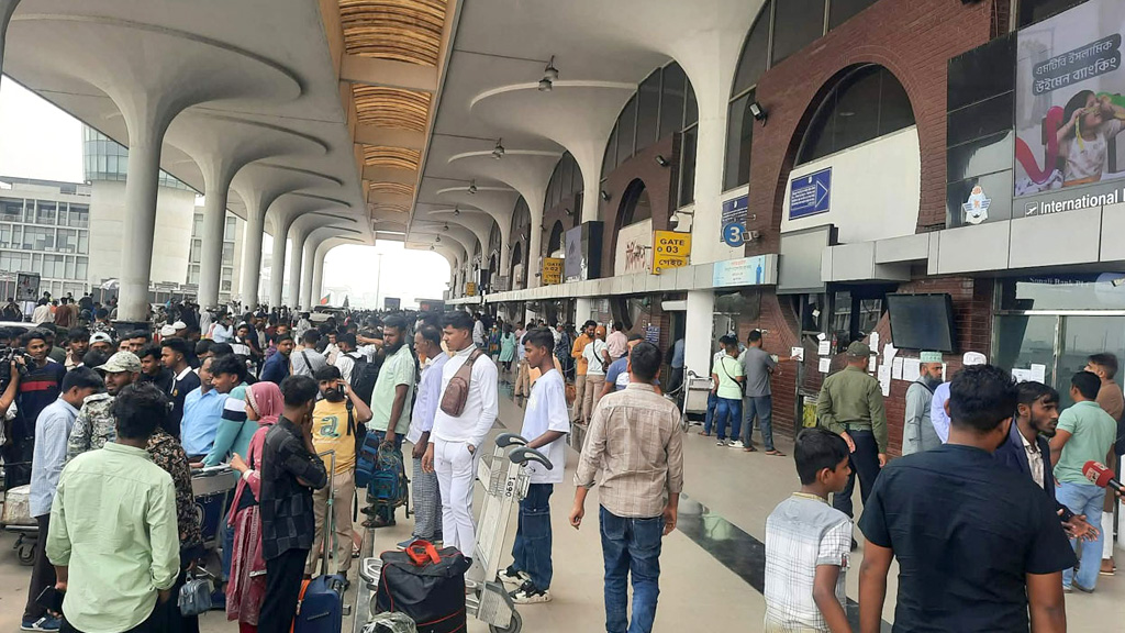 আজও মধ্যপ্রাচ্যগামী ২৭টি ফ্লাইট বাতিল, বিড়ম্বনায় যাত্রীরা
