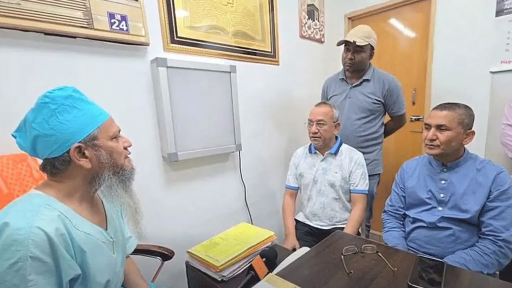 যুবদল পরিচয়ে চাঁদা দাবির অভিযোগ: ডা. কামরুলের সঙ্গে দেখা করলেন নেতারা