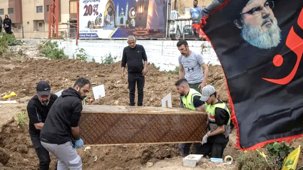 লেবাননে ইসরায়েলি হামলায় নারী ও শিশুসহ নিহত ১৪