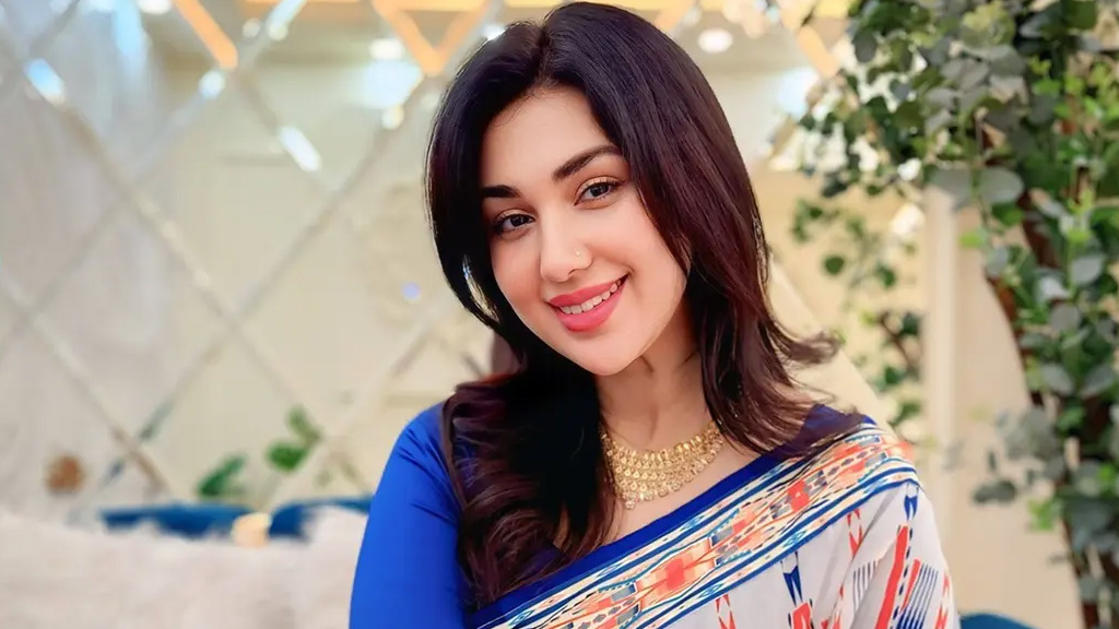 নতুন রঙের ছোঁয়ায় রাঙুক প্রতিটি দিন: অপু বিশ্বাস