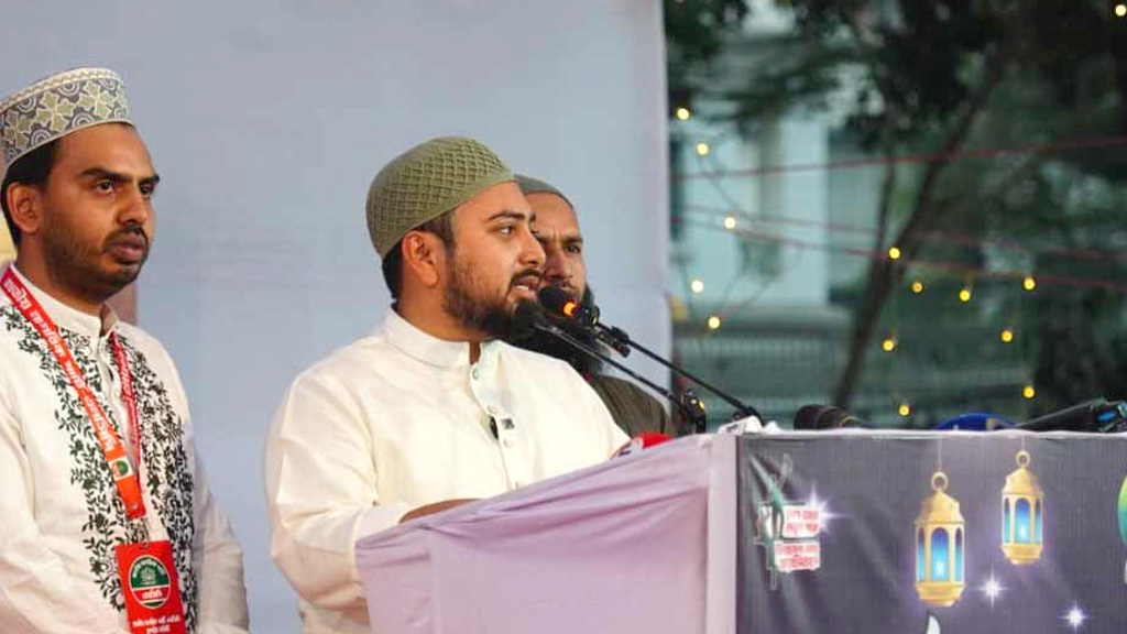 দল বদলেছে, মানুষের ভাগ্য বদলায়নি: নাহিদ ইসলাম