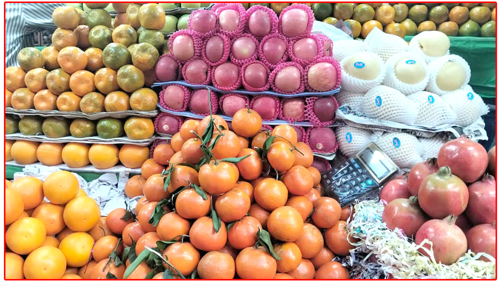 রমজানে ফলের বাজারে আগুন তরমুজ ৭০–৯০, কলা–আপেল–মাল্টায় চড়া দাম