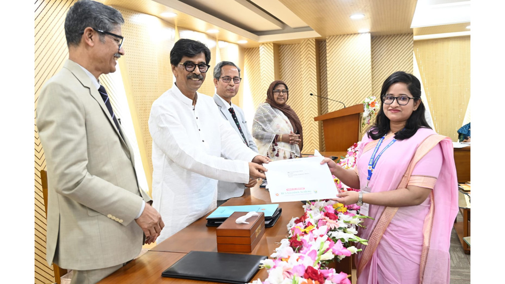 নবীন কর্মকর্তাদের মাঠমুখী উদ্যোগেই কৃষি সম্ভাবনা হবে অর্থনীতির শক্তি: কৃষিমন্ত্রী