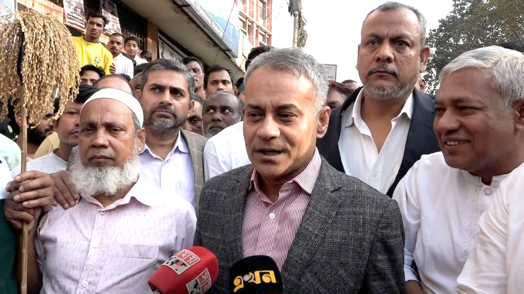 নির্বাচনী পরিবেশ নিয়ে কোনো ঘাটতি দেখছি না: শেখ রবিউল আলম রবি