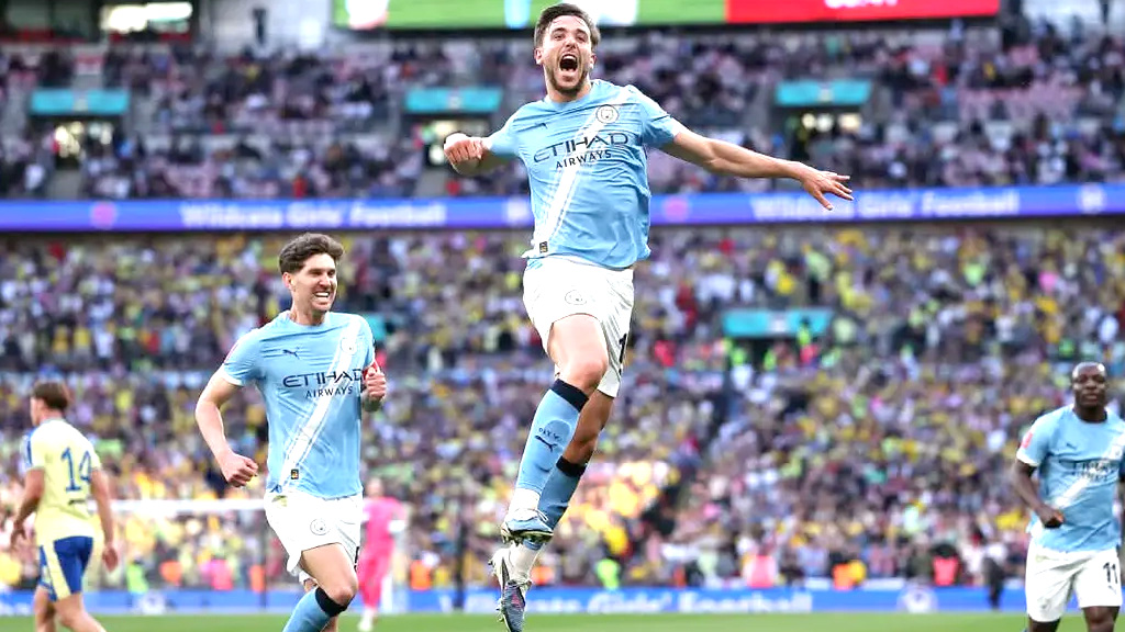 পাঁচ মিনিটে দুই গোল দিয়ে ফাইনালে ম্যানচেস্টার সিটি