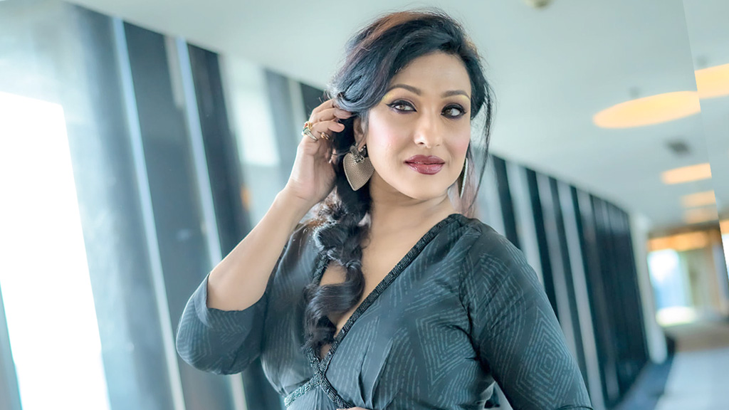 আমি কাজ করতে চাই না : ঋতুপর্ণা