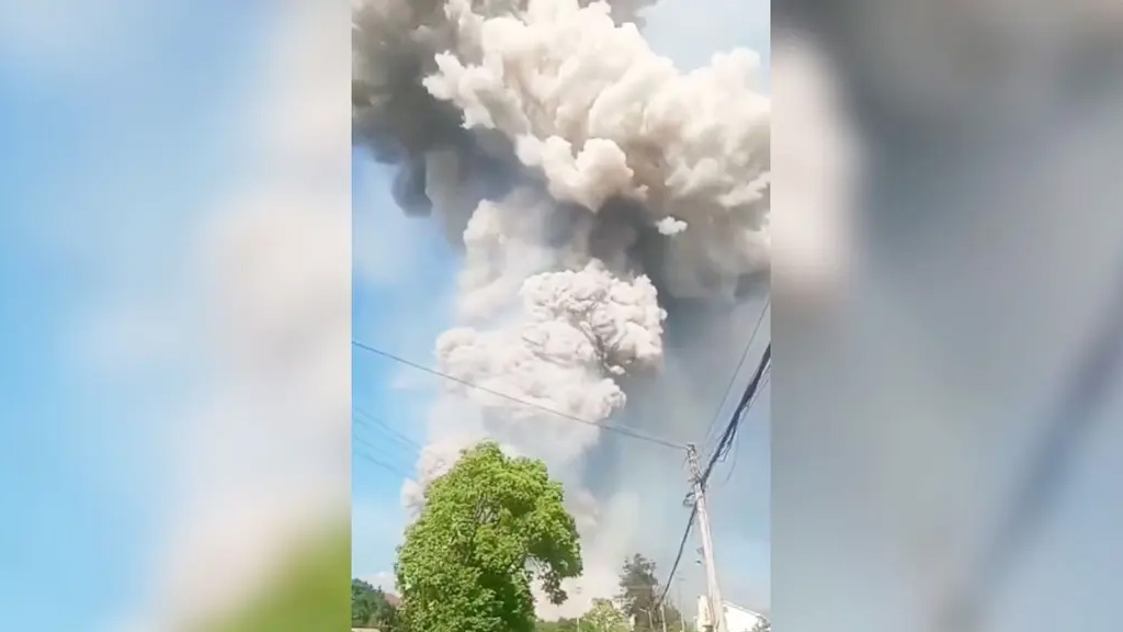চীনের আতশবাজির কারখানায় বিস্ফোরণ, নিহত ২১