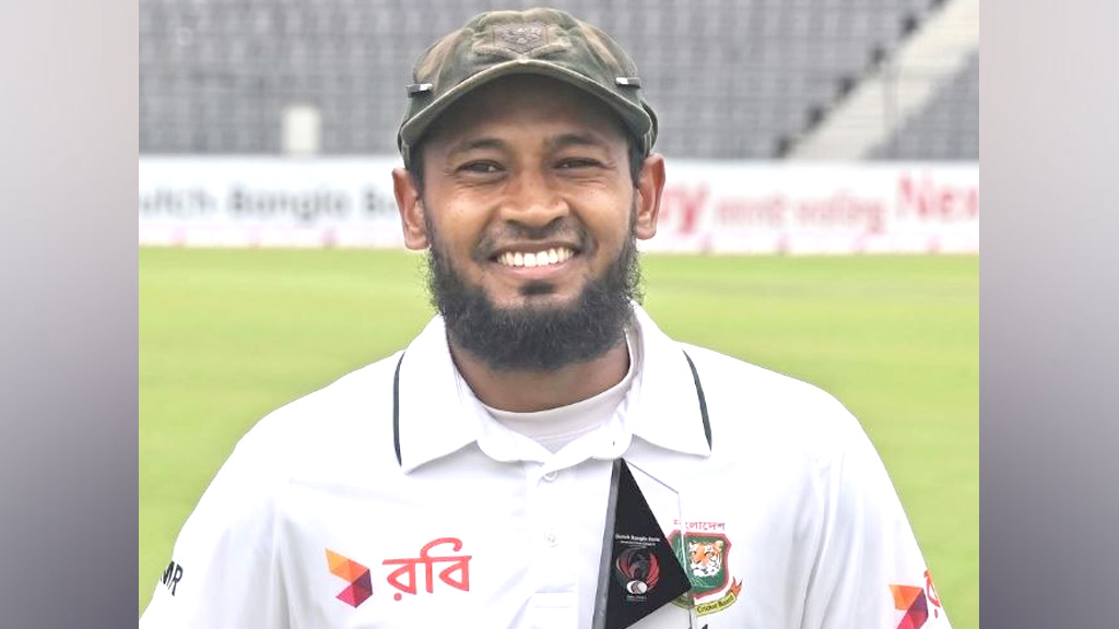 দ্বিতীয়বার আইসিসির মাসসেরা মুশফিক