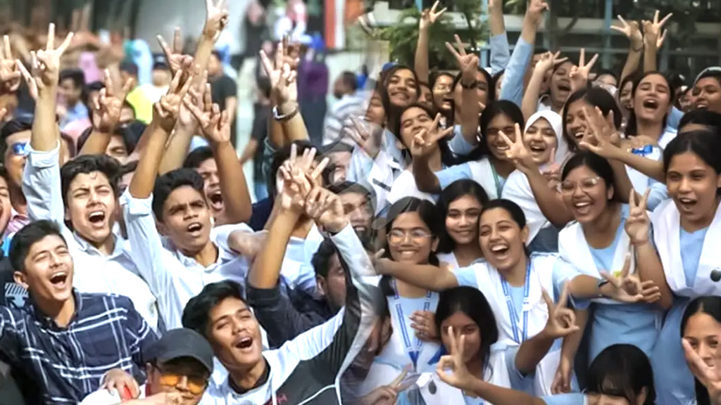 এসএসসি ও সমমানের ফল প্রকাশ, পাসের হার ৬২.২৫ শতাংশ