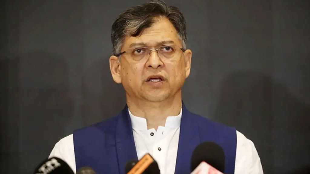 সংবিধান ‘সংস্কার’ নয়, সংশোধন হবে: সংসদে স্বরাষ্ট্রমন্ত্রী