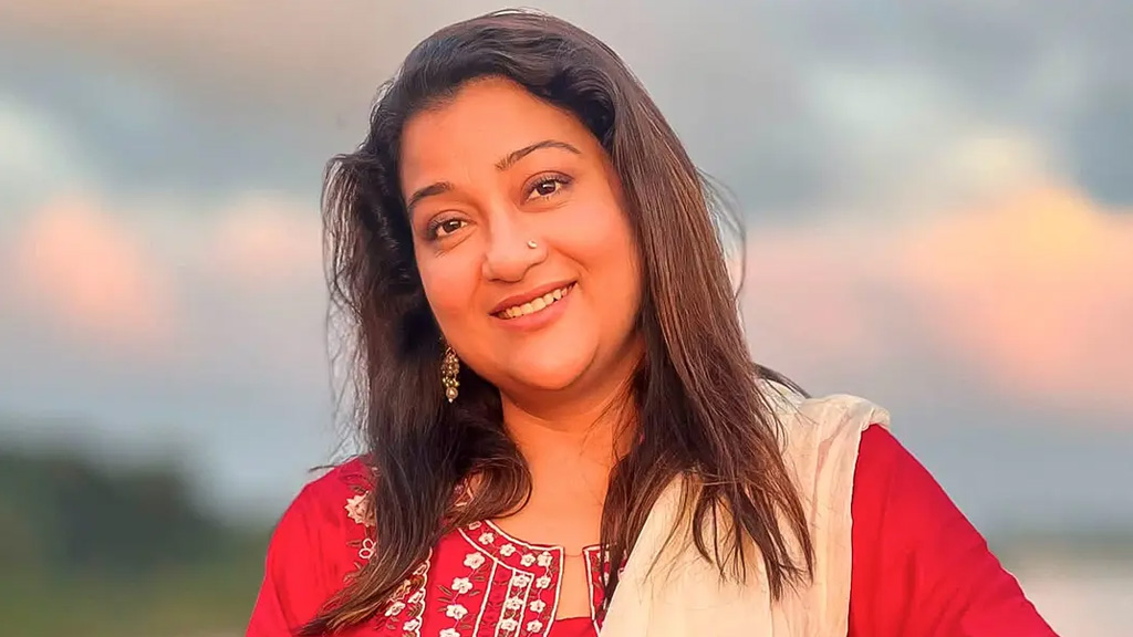 রাস্তায় বের হলে অনেকে ‘ফুফু’ বলে ডাকে: দীপা খন্দকার