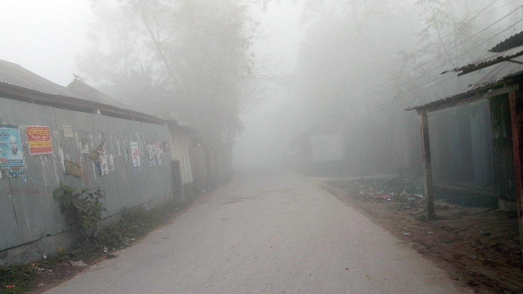 শৈত্যপ্রবাহ ও ঘন কুয়াশা অব্যাহত, ব্যাহত হতে পারে সড়ক-নৌ-বিমান চলাচল