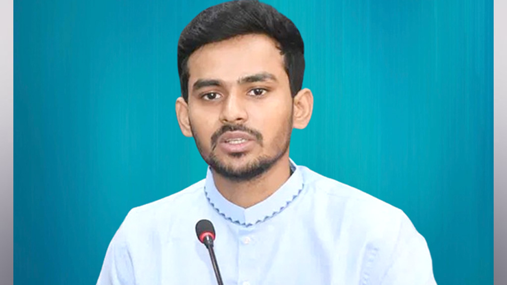 ভোটের দিন ফজর থেকে মাগরিব পর্যন্ত কেন্দ্রে থাকতে হবে: আসিফ মাহমুদ