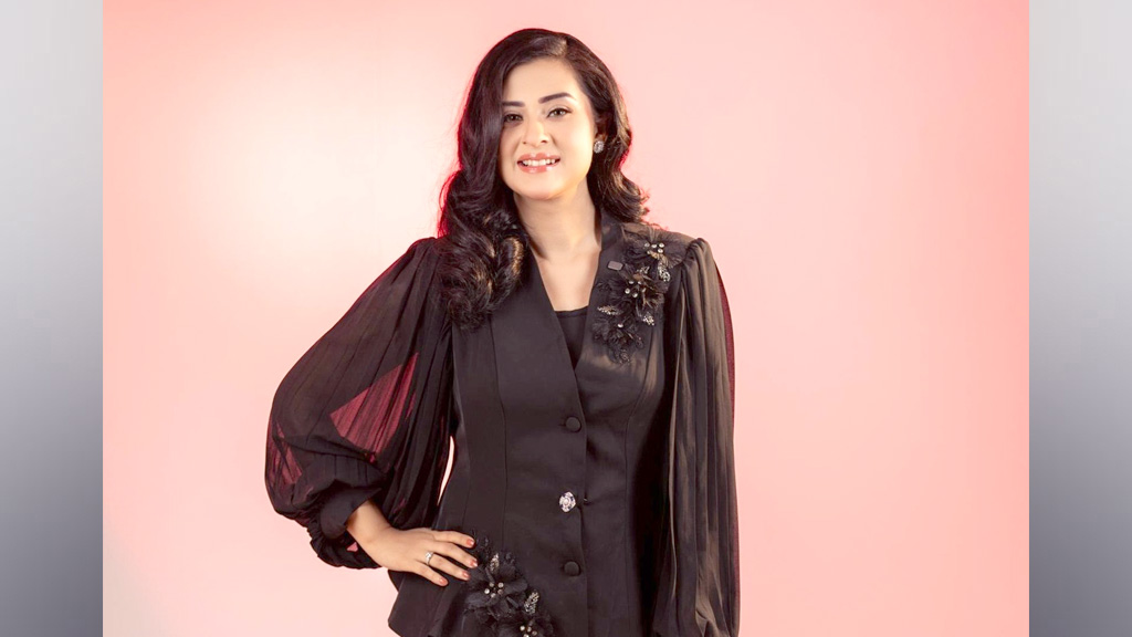 স্পর্শকাতর বিষয়ে কথা বলা ঠিক হবে না: বুবলী