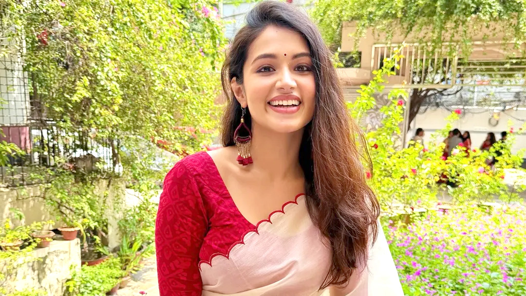 শ্বশুরবাড়ি থেকে অনেক পাকিস্তানি লন গিফট পাই : ফারিণ