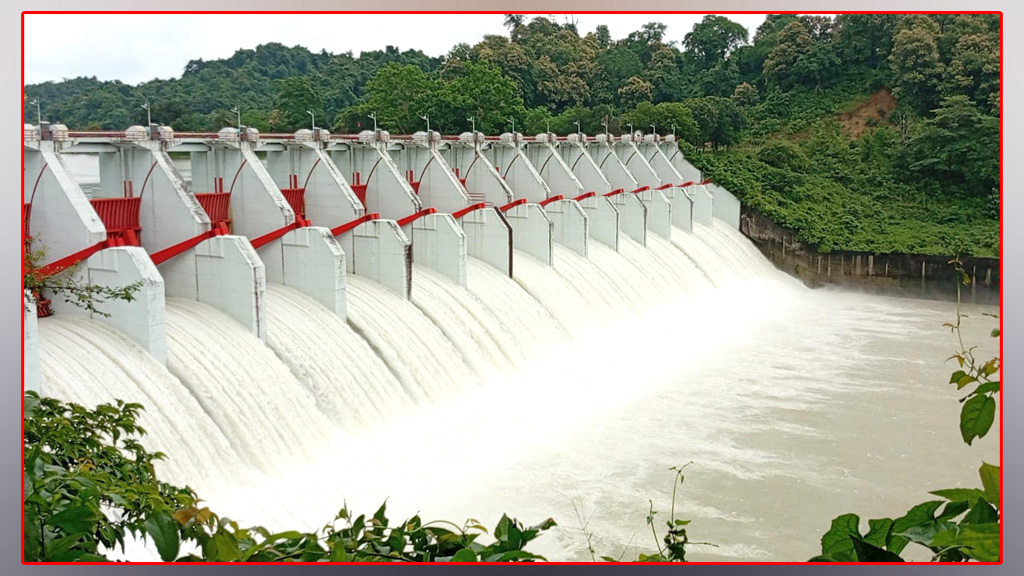 কাপ্তাই বাঁধের ১৬ জলকপাট দিয়ে প্রতি সেকেন্ডে ৩৯ হাজার কিউসেক পানি ছাড়ছে