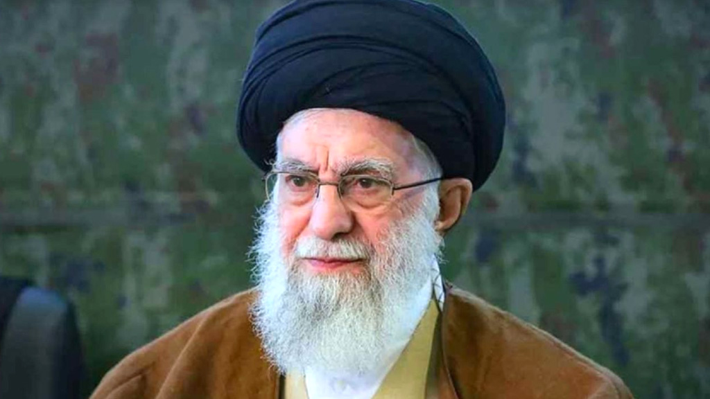 ছেলেকে নিয়ে দ্বিধায় ছিলেন আয়াতুল্লাহ খামেনি